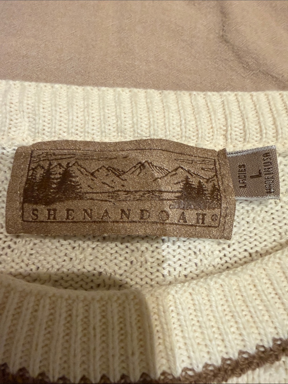 Vintage90’s  Women’s Cream Crew Neck Sweater with Brown Horse Motif - Picture 2 of 11